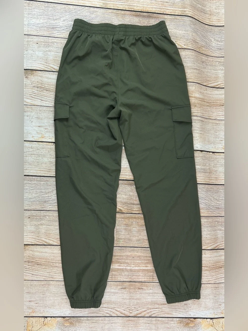Nike Boys Youth Russell Wilson Green Cargo Pants & T Shirt Bundle Size Large